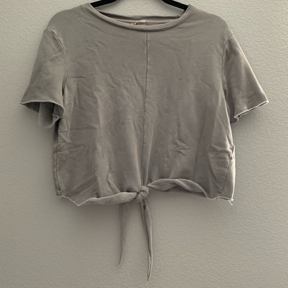 H&M cropped short sleeve sweatshirt